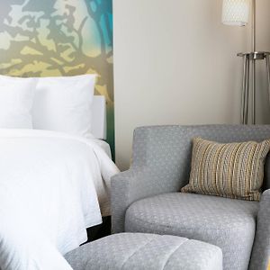 Guest room 2 Queen City view